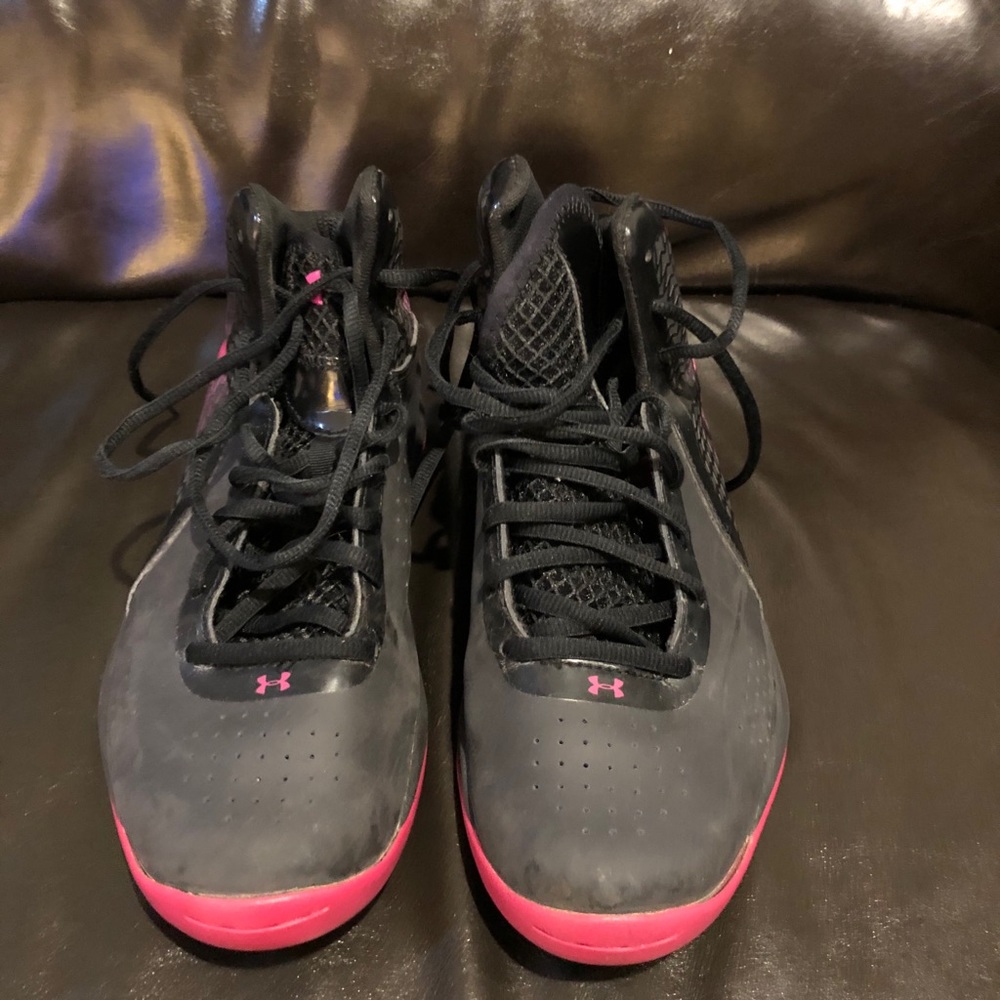 Women’s basketball sneakers
